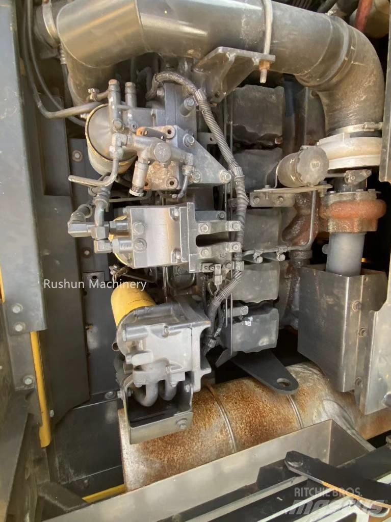 Komatsu PC 400 LC حفارات زحافة