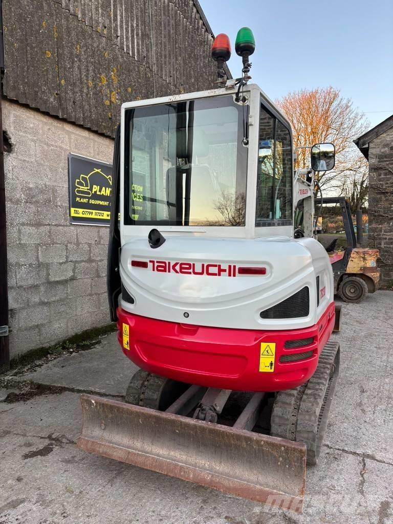 Takeuchi TB 230 حفارات صغيرة أقل من 7 طن (حفارات صغيرة)