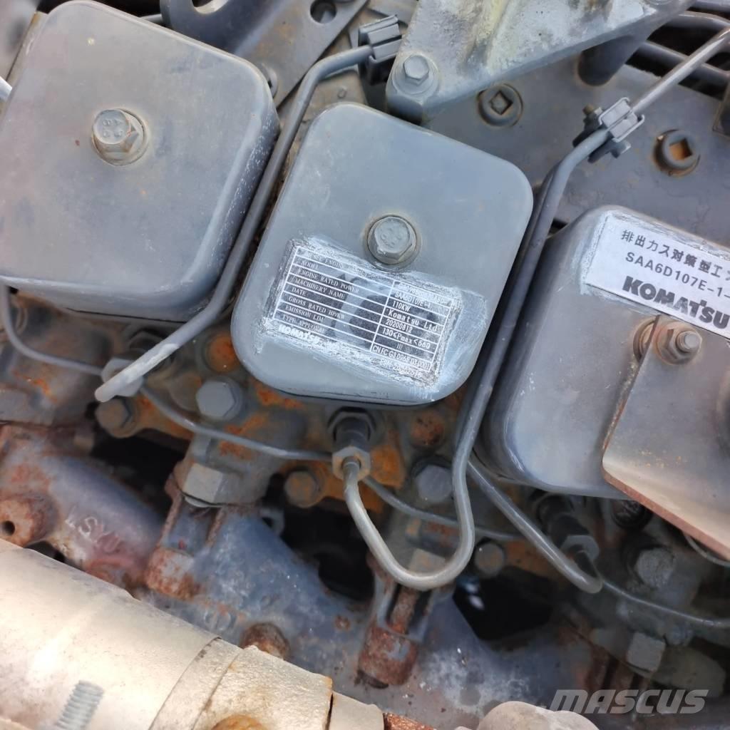Komatsu PC 220 حفارات زحافة