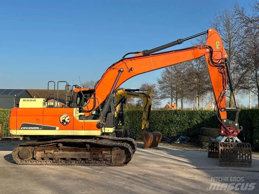 Doosan DX225LC حفارات زحافة