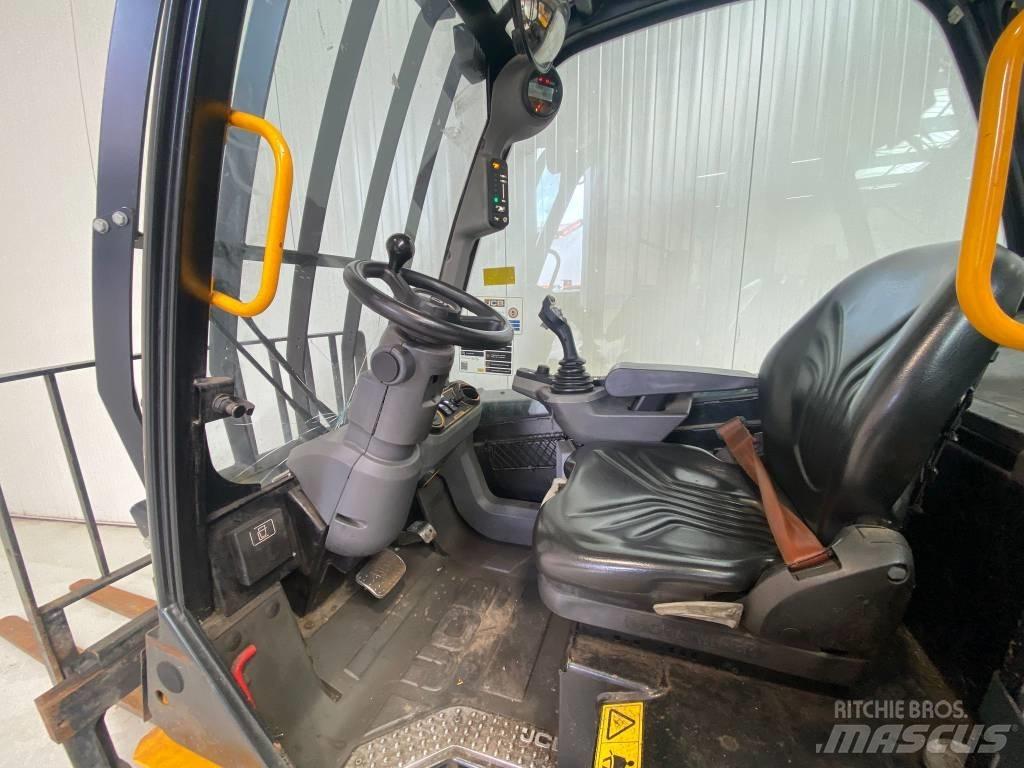 JCB TLT30-19D-2WD شاحنات الديزل