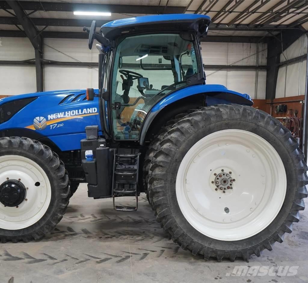 New Holland T 7.210 الجرارات