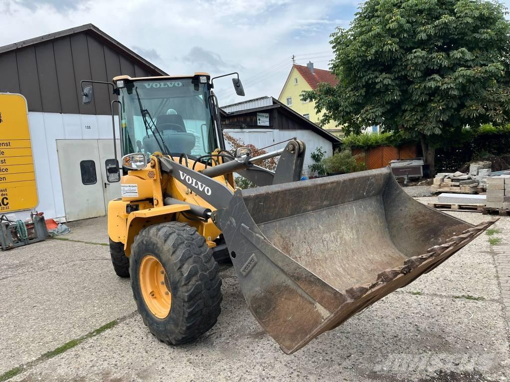 Volvo L 35 G لوادر بعجل