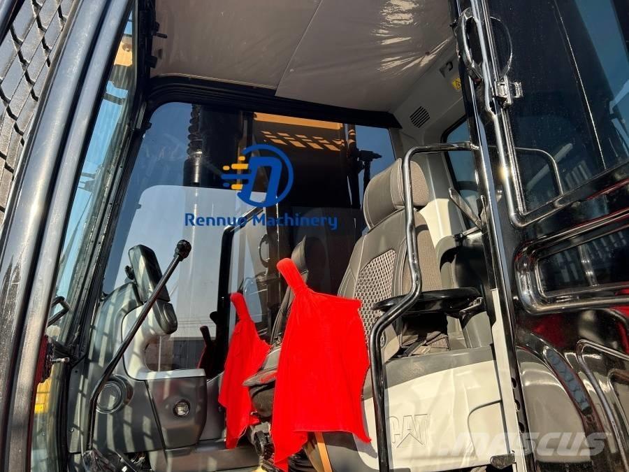 CAT 329D2L حفارات زحافة