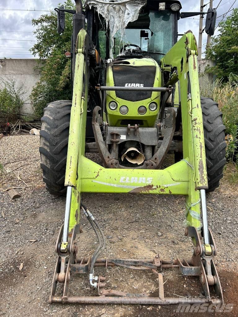 CLAAS Arion 420 الجرارات