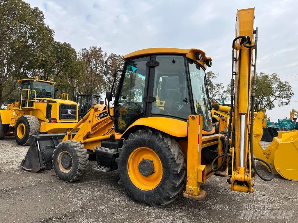 JCB 3 CX لوادر ذات جرافات عكسية