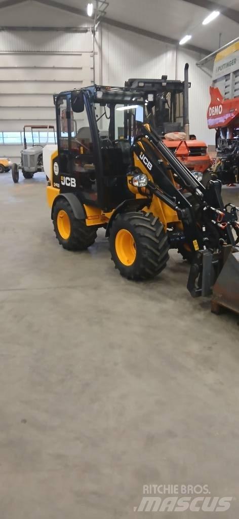 JCB 403 لوادر صغيرة