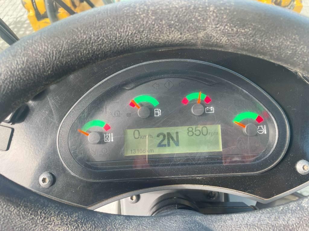 CAT 906M لوادر بعجل