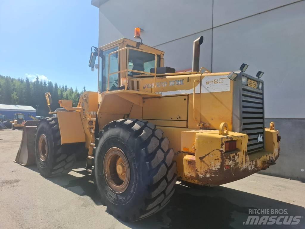 Volvo L 180 لوادر بعجل