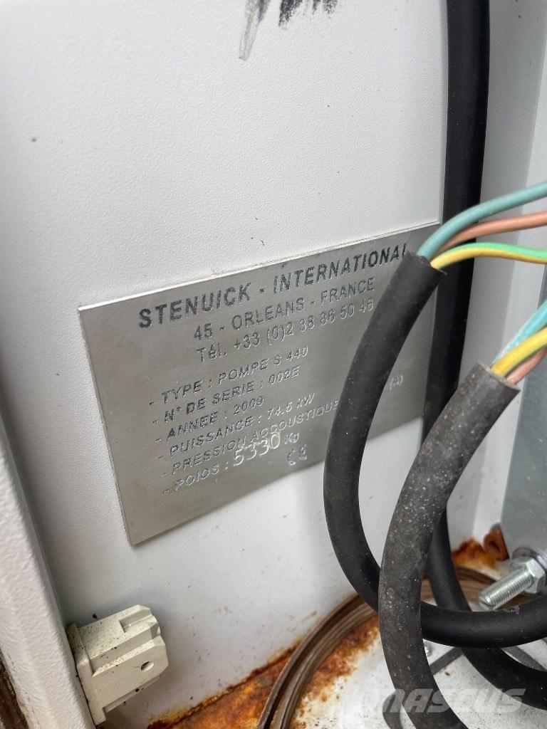 Stenuick S440 شاحنات المعدات  المحمولة لحفر الآبار