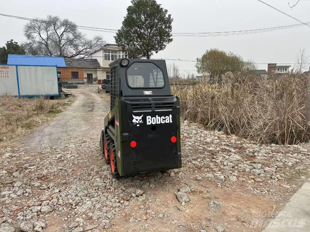 Bobcat S 70 لوادر انزلاقية التوجيه