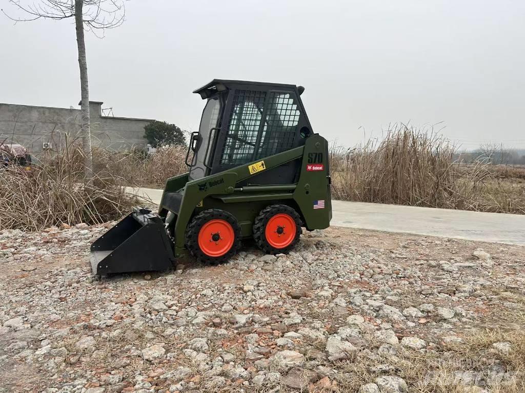 Bobcat S 70 لوادر انزلاقية التوجيه