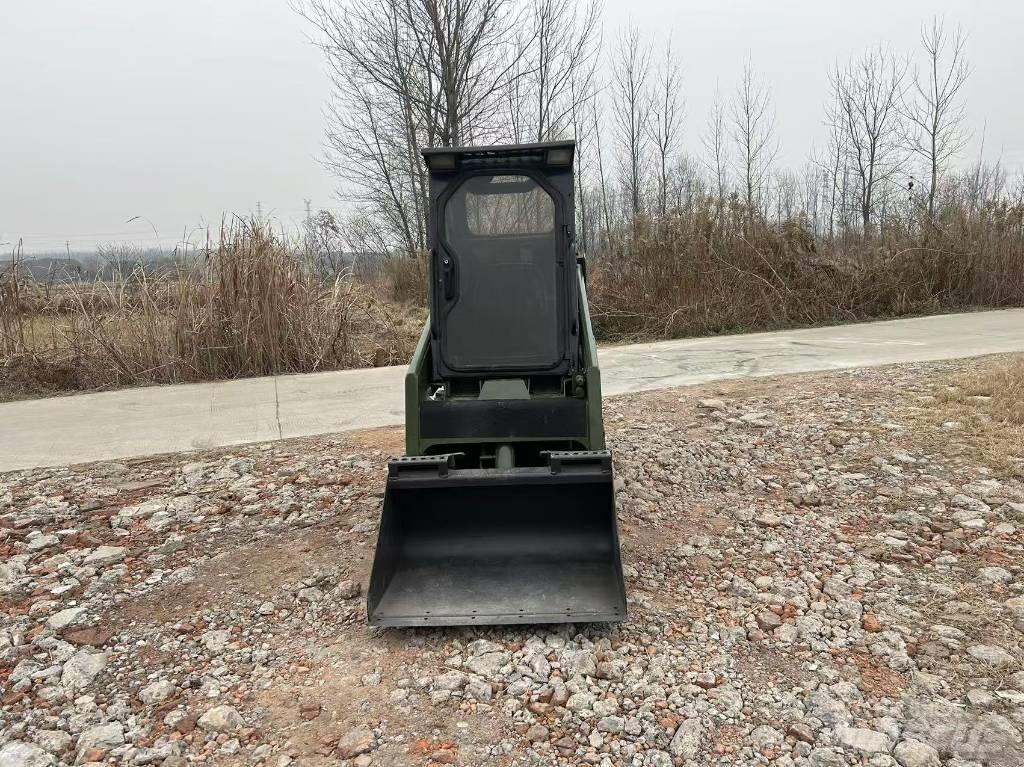 Bobcat S 70 لوادر انزلاقية التوجيه