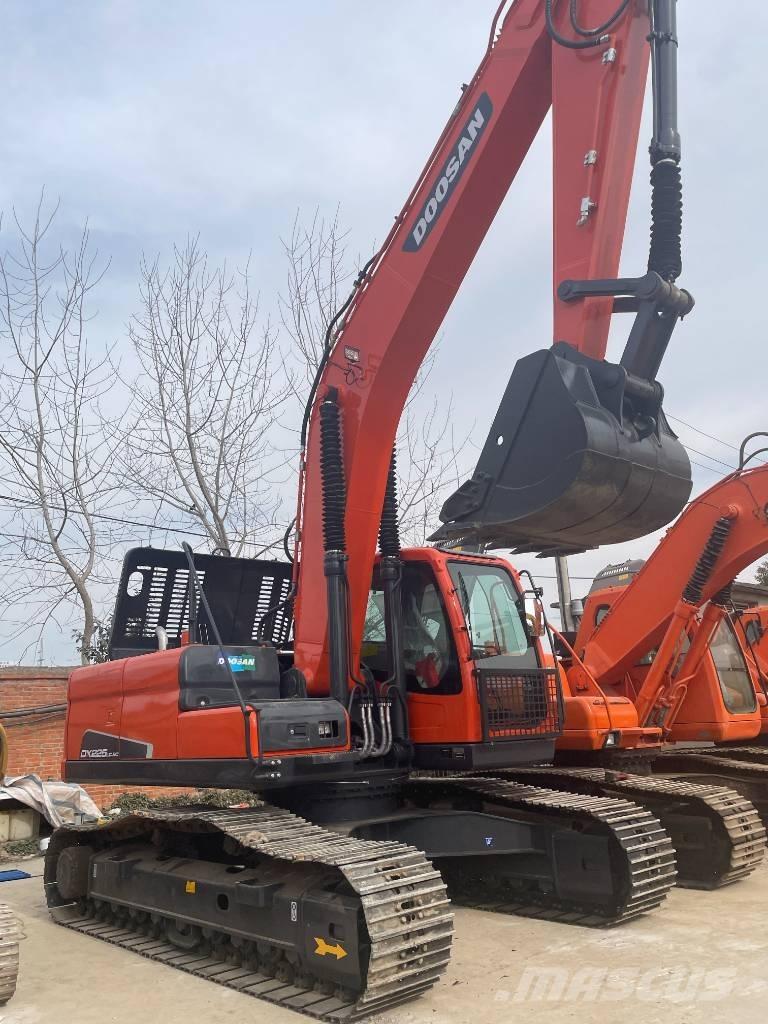 Doosan DX 225 LCA حفارات زحافة
