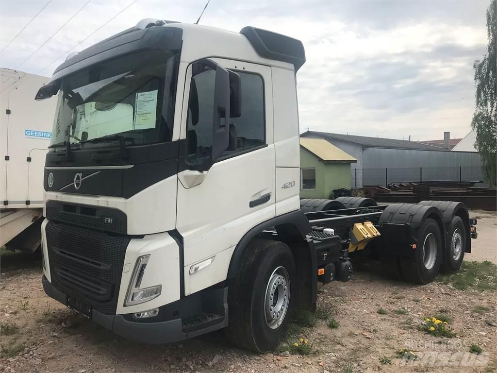 Volvo FM 420 6X2 شاحنات بمقصورة وهيكل