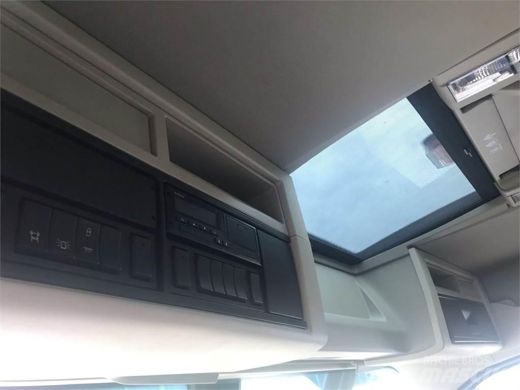 Volvo FM 420 6X2 شاحنات بمقصورة وهيكل