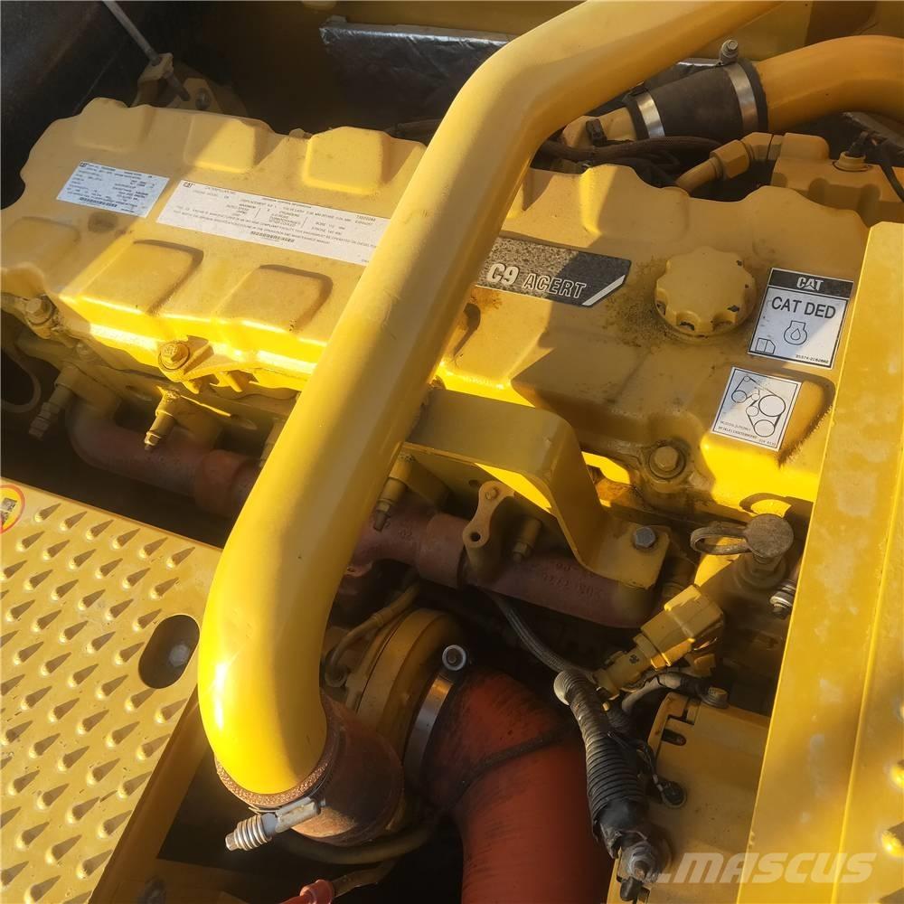 CAT 336D حفارات زحافة