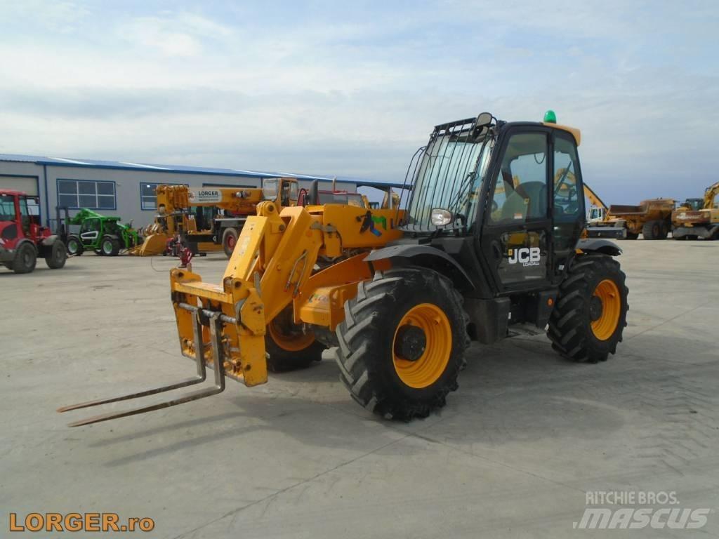 JCB 531-70 معدات مناولة لأغراض الزراعة