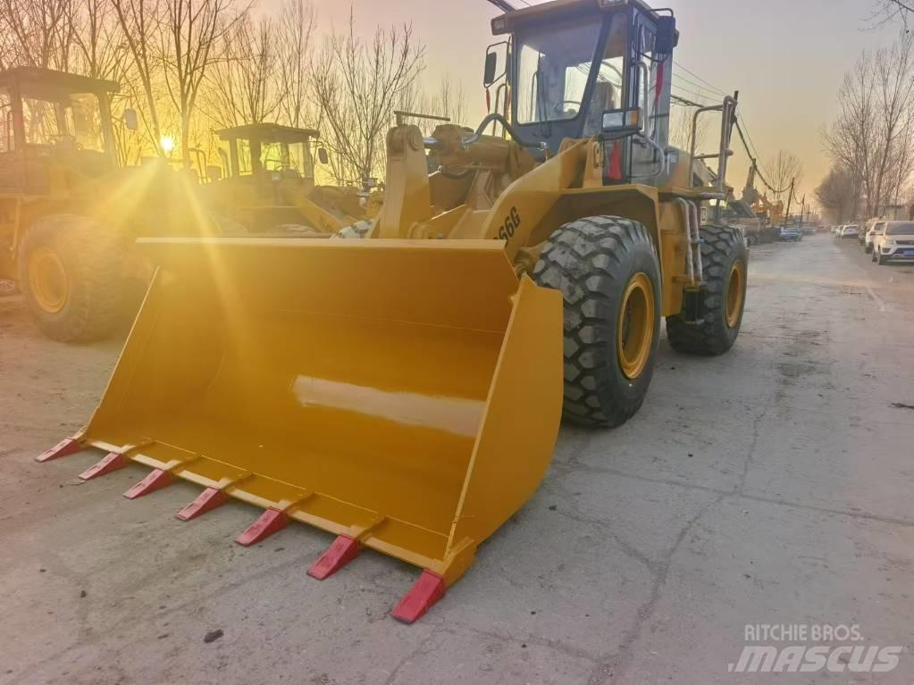 CAT 966G لوادر بعجل