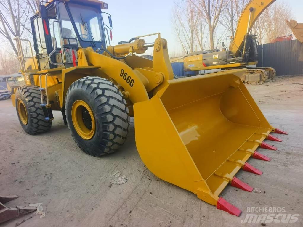 CAT 966G لوادر بعجل