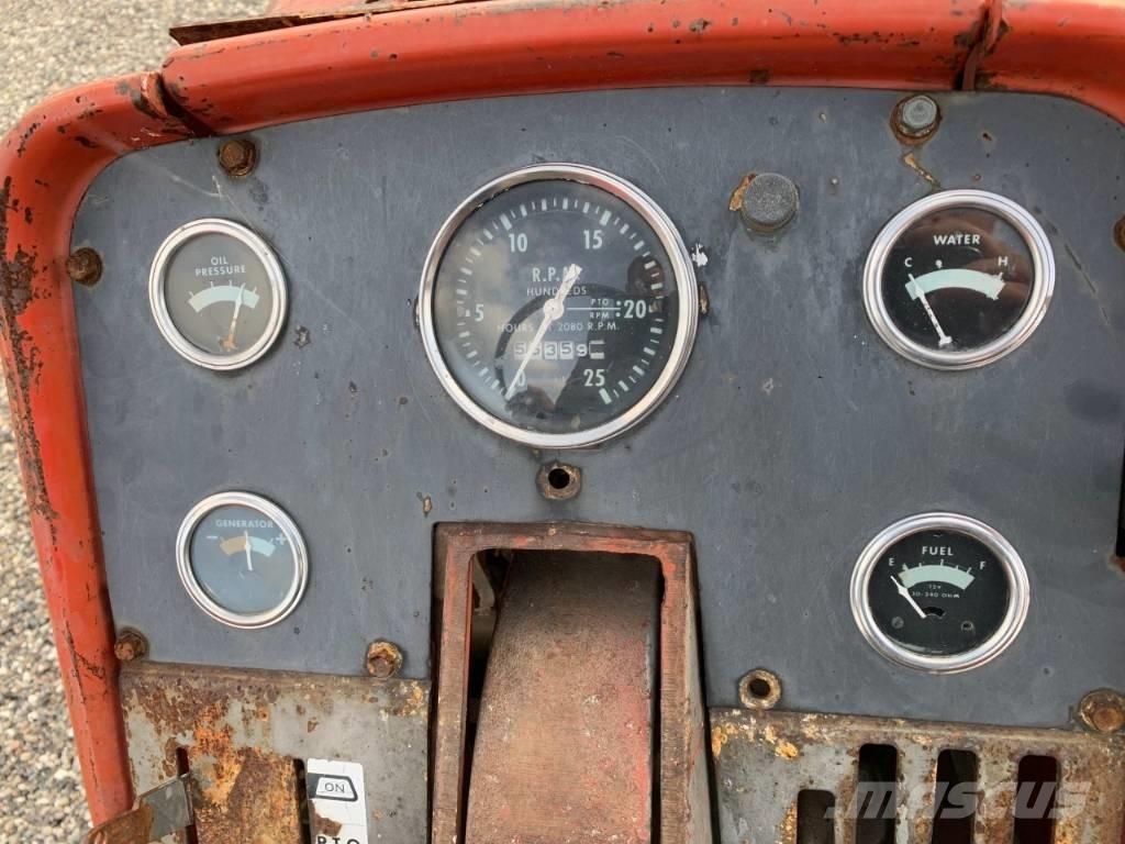 Massey Ferguson 1100 الجرارات