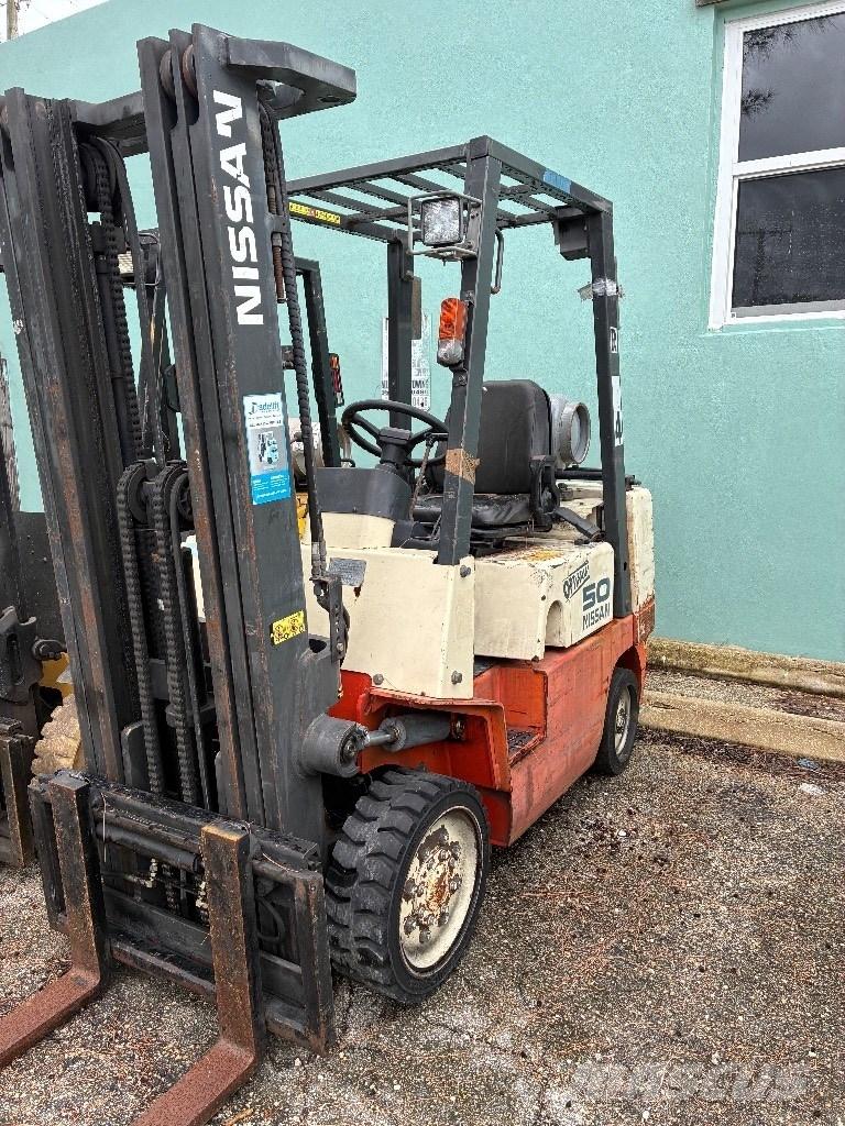 Nissan CP102 A 25 PV شاحنات ذات رافعات شوكية - أخرى