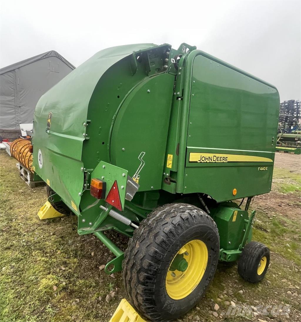 John Deere F 440 E محزمات مستديرة