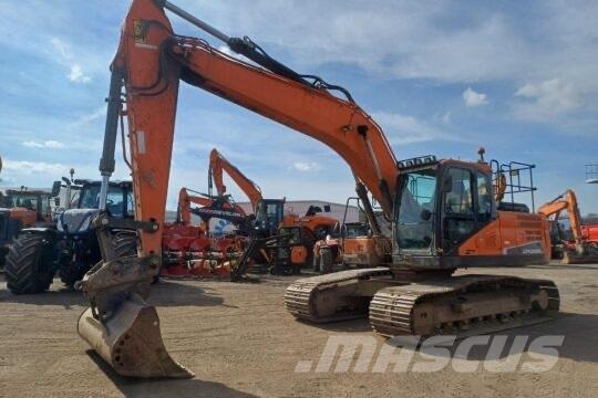 Develon DX225LC-5 حفارات زحافة