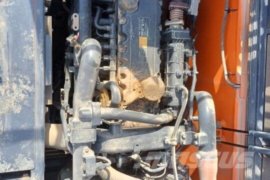 Develon DX225LC-5 حفارات زحافة