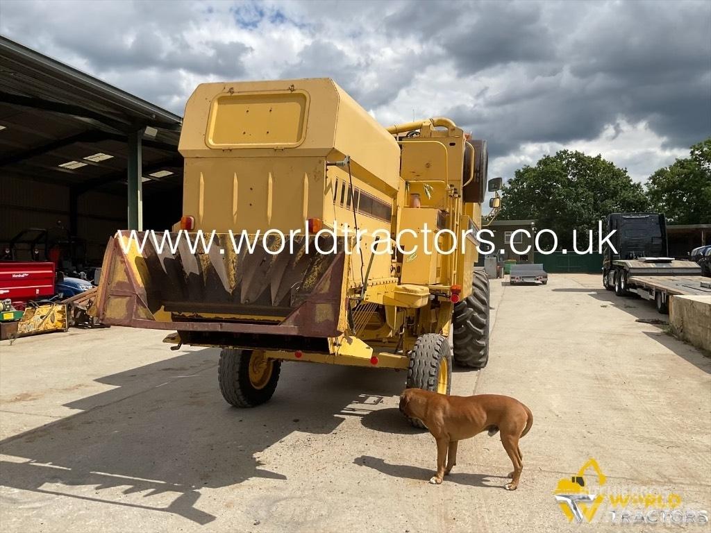 New Holland TC 54 حصادات