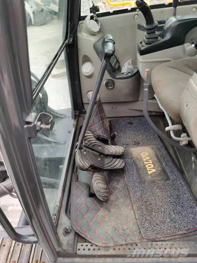 Volvo EC 60 C حفارات زحافة