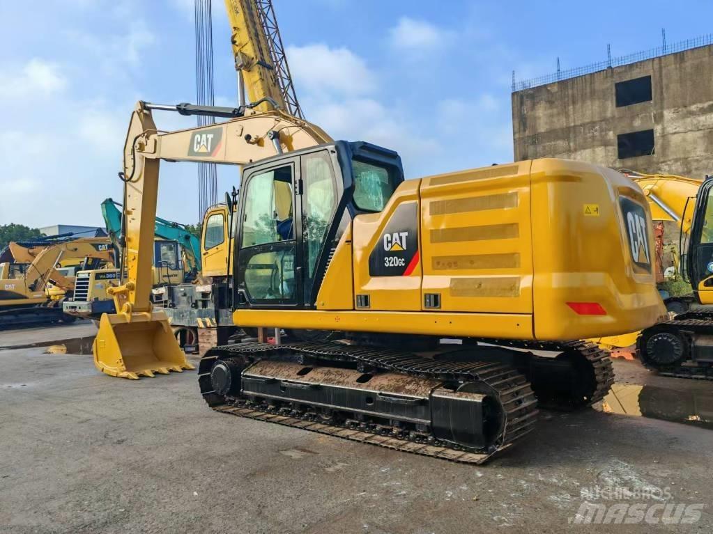 CAT 320 GC حفارات زحافة