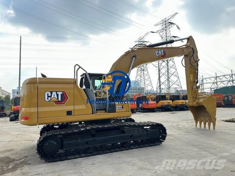 CAT 323GC حفارات زحافة