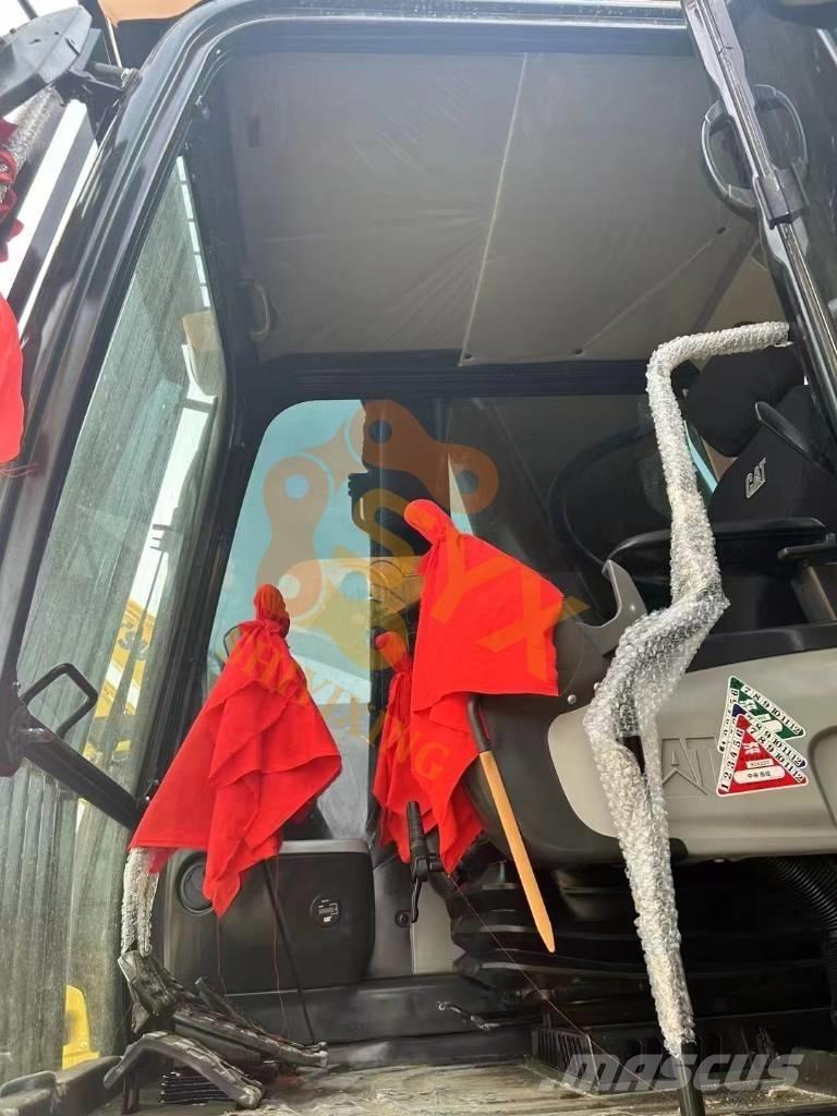 CAT 349 D حفارات زحافة