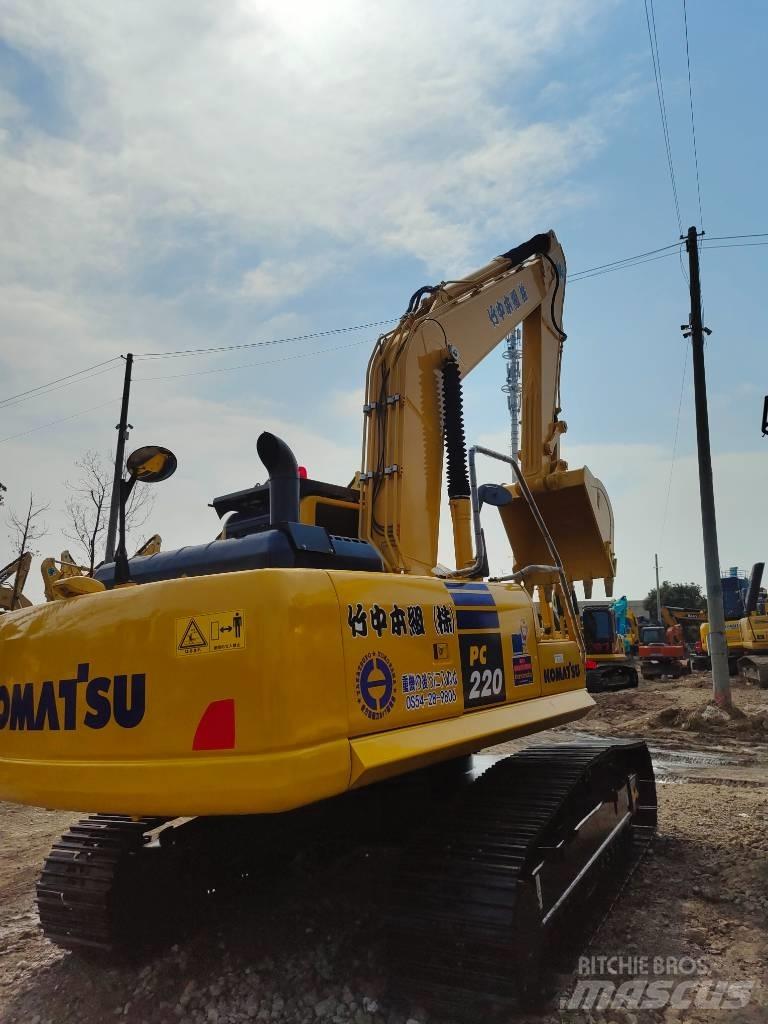 Komatsu PC 220 LC-8 حفارات زحافة