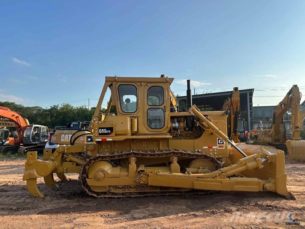 CAT D 7 G بلدوزرات مجنزرة
