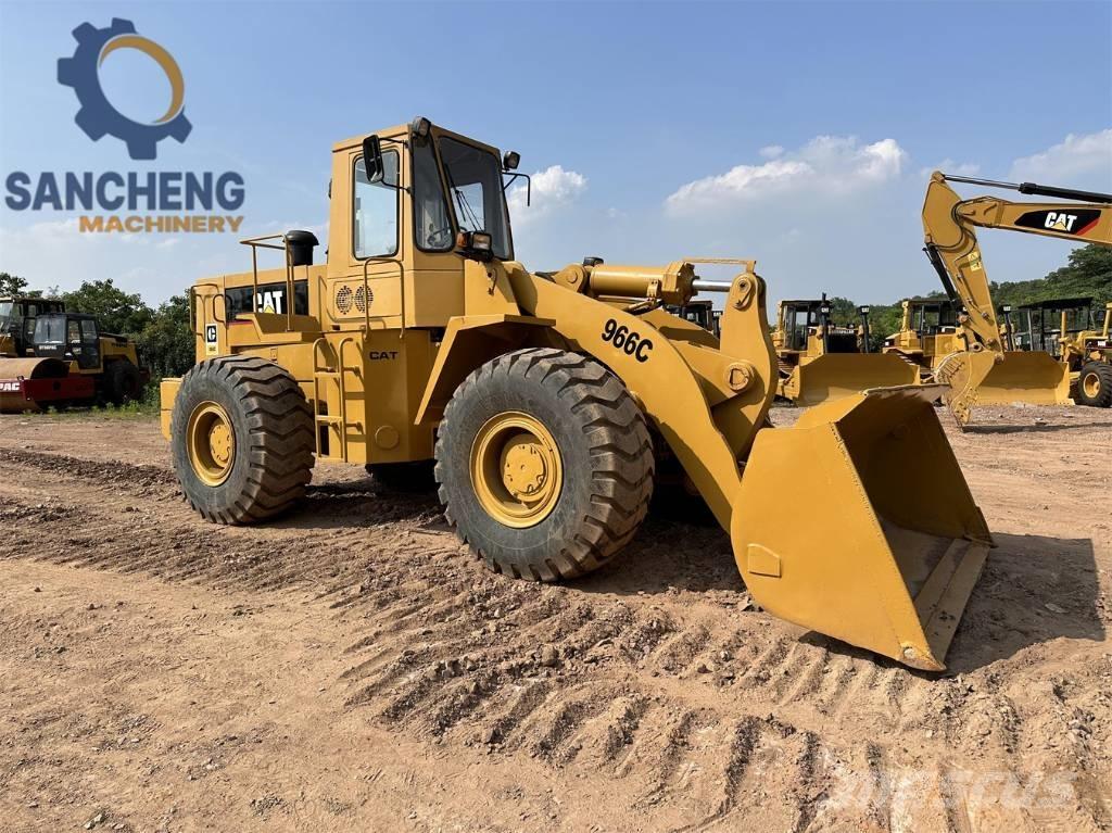 CAT 966C لوادر بعجل