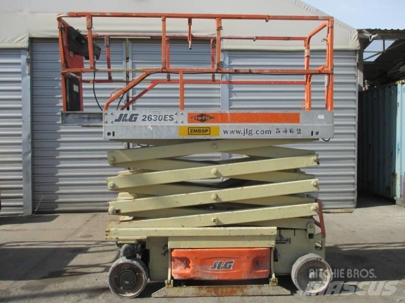 JLG 2630 ES رافعات مقصية الشكل