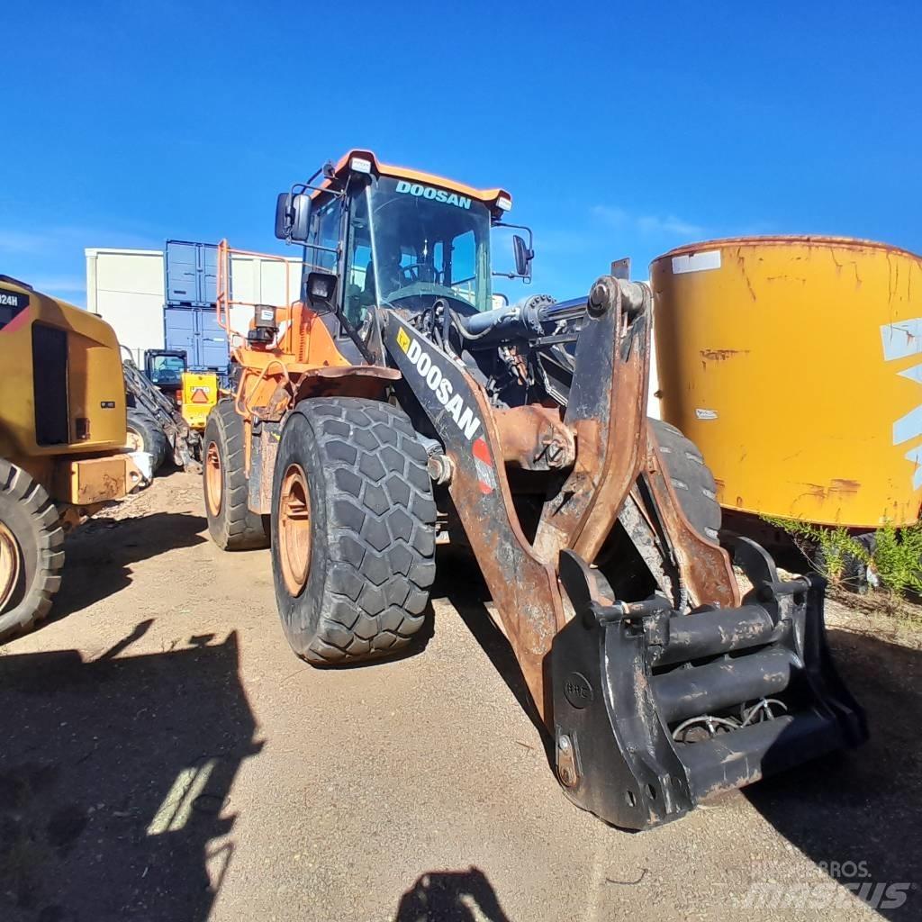 Doosan DL 300-5 لوادر بعجل