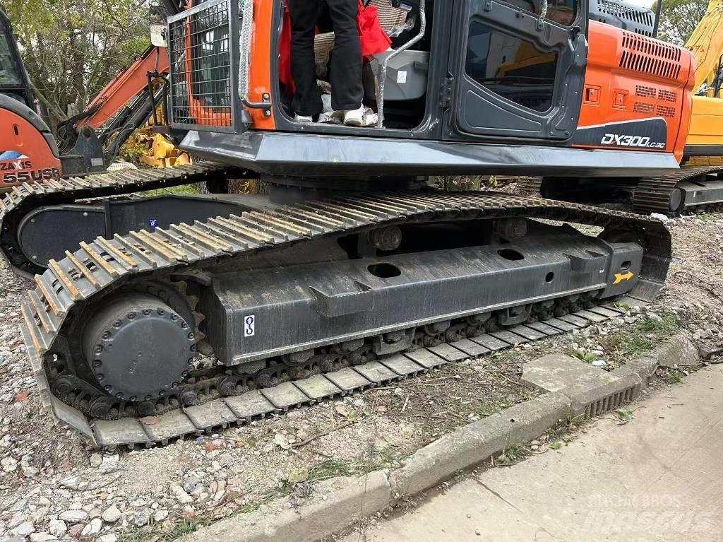 Doosan DX 300 حفارات زحافة