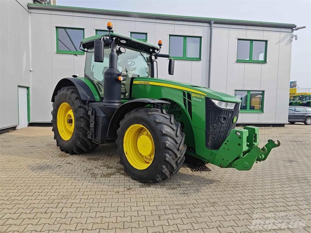 John Deere 8400R الجرارات