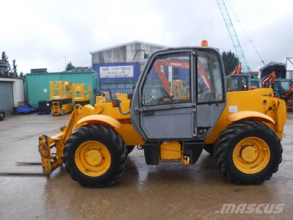 JCB 530-70 مناولات متداخلة