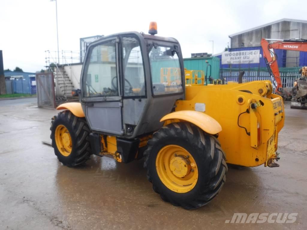 JCB 530-70 مناولات متداخلة