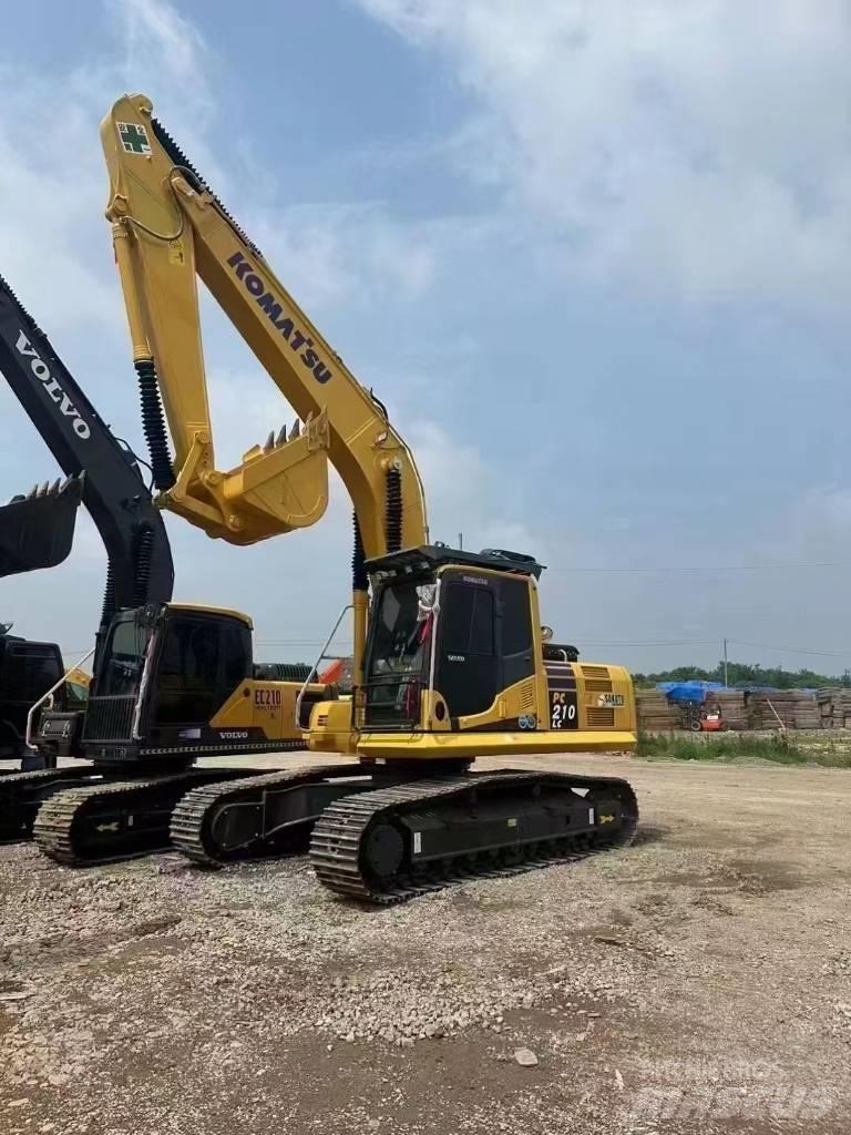 Komatsu 210-8 حفارات زحافة
