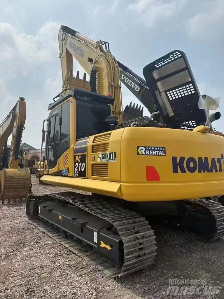 Komatsu 210-8 حفارات زحافة