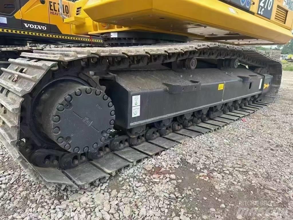 Komatsu 210-8 حفارات زحافة
