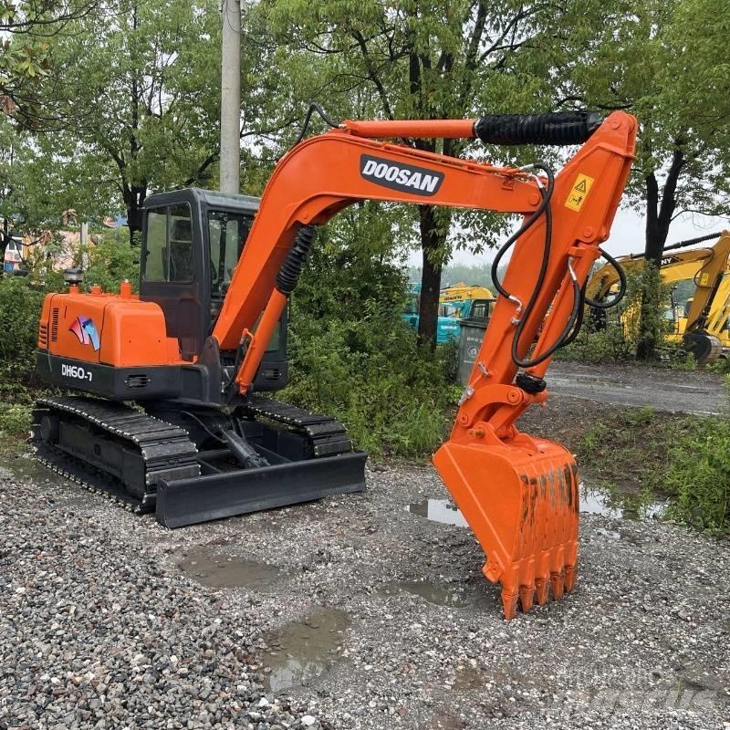 Doosan DH 60 حفارات صغيرة أقل من 7 طن (حفارات صغيرة)