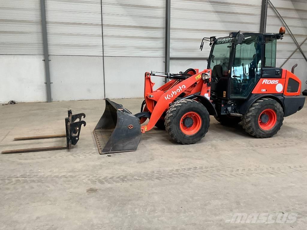 Kubota R 085 لوادر بعجل