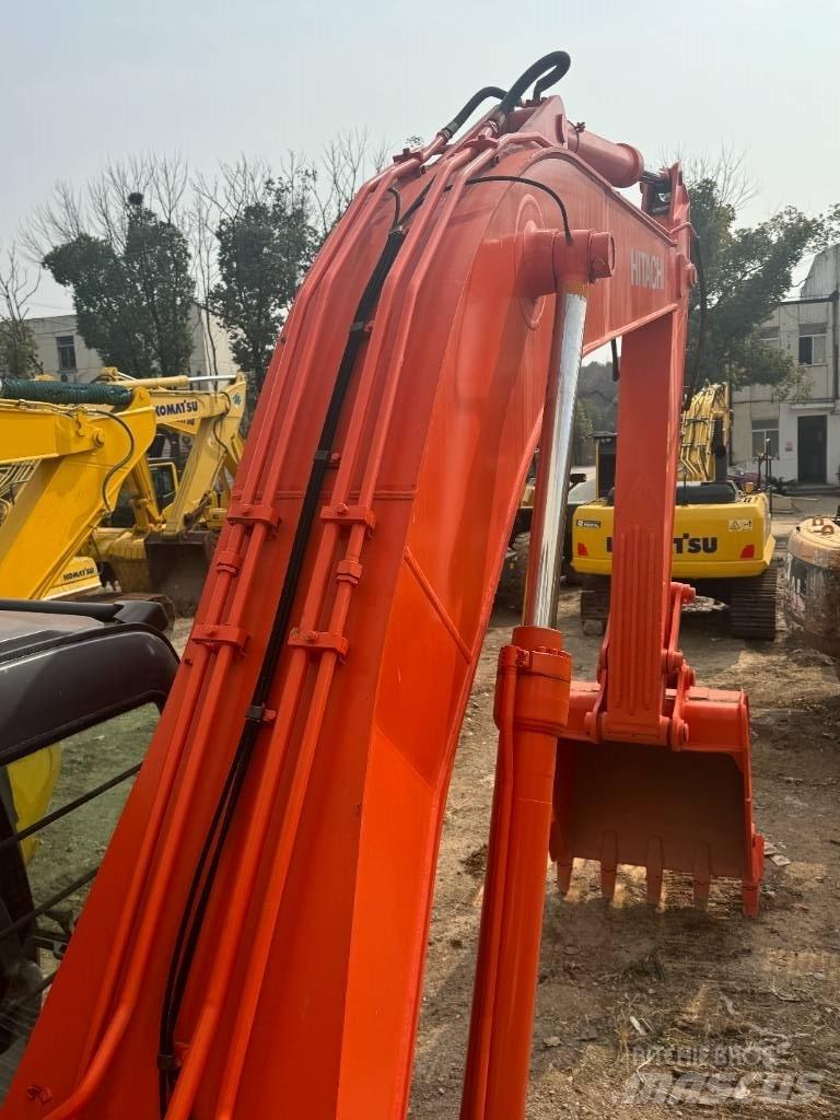 Hitachi ZX 240 حفارات زحافة