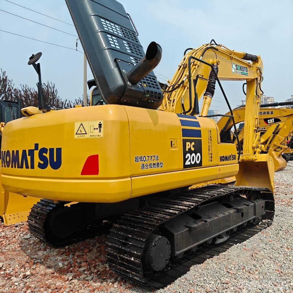 Komatsu 200-8 حفارات زحافة